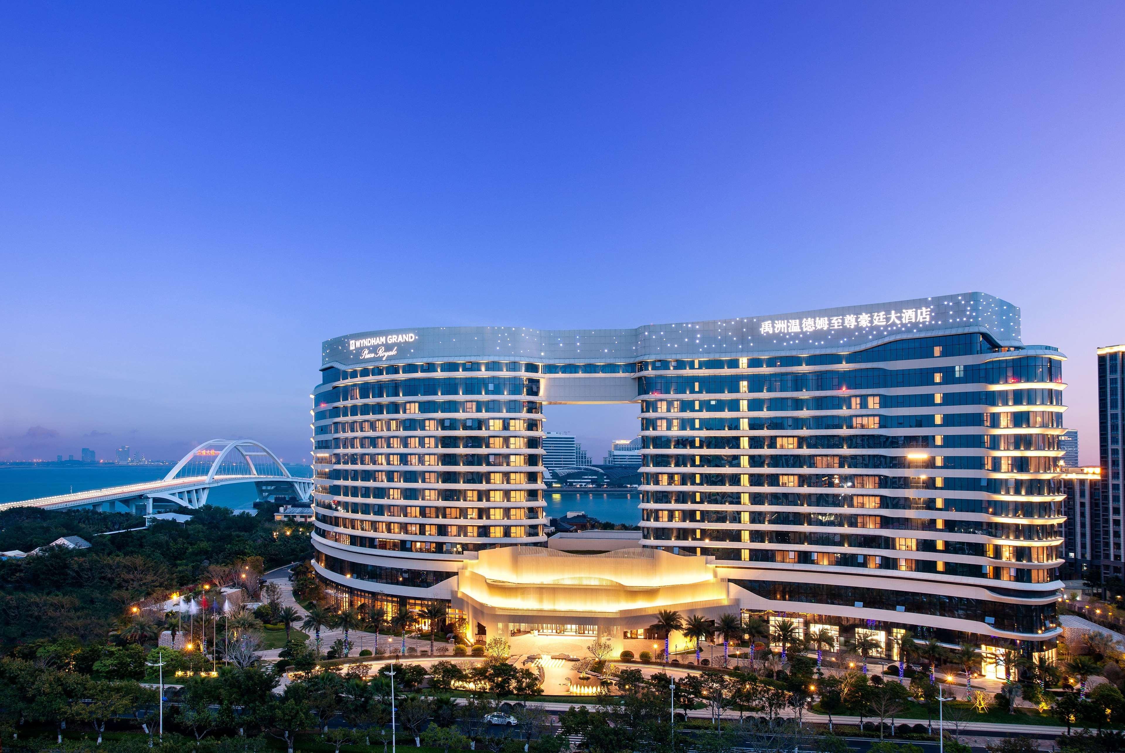 WYNDHAM GRAND Plaza Royale Yuzhou Xiamen Otel Dış mekan fotoğraf