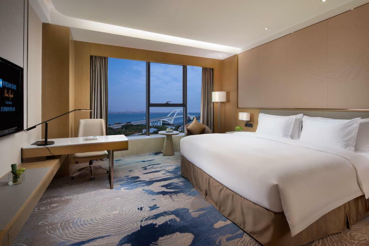 WYNDHAM GRAND Plaza Royale Yuzhou Xiamen Otel Dış mekan fotoğraf